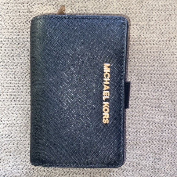 MK Wallet - Picture 1 of 3